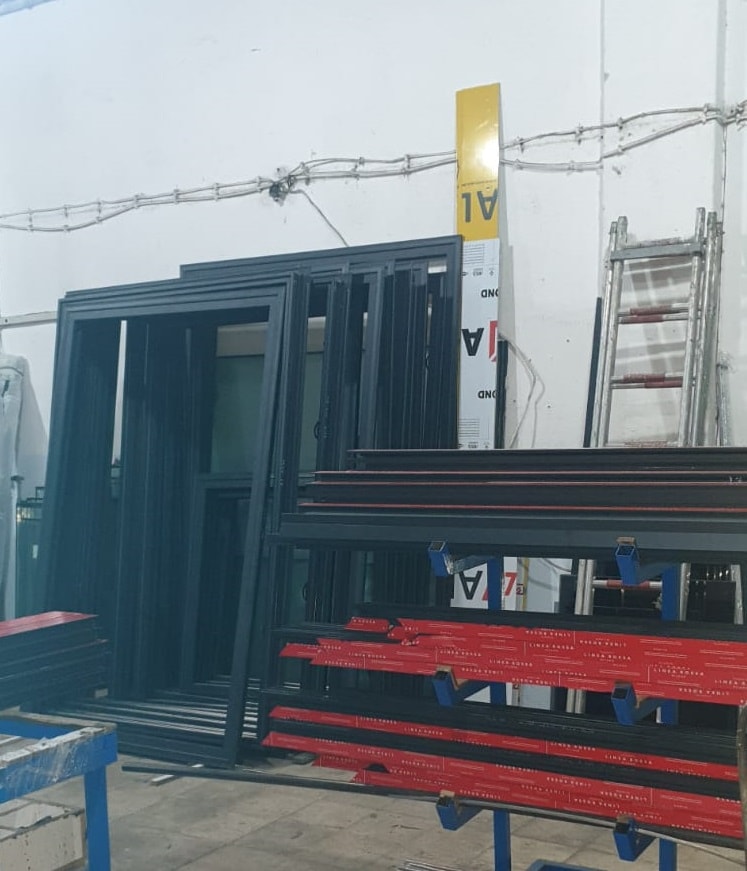 linea rossa yalıtımlı alüminyum doğrama İzmir